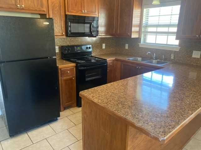 Nash Duplexes - Photo 3 of 46