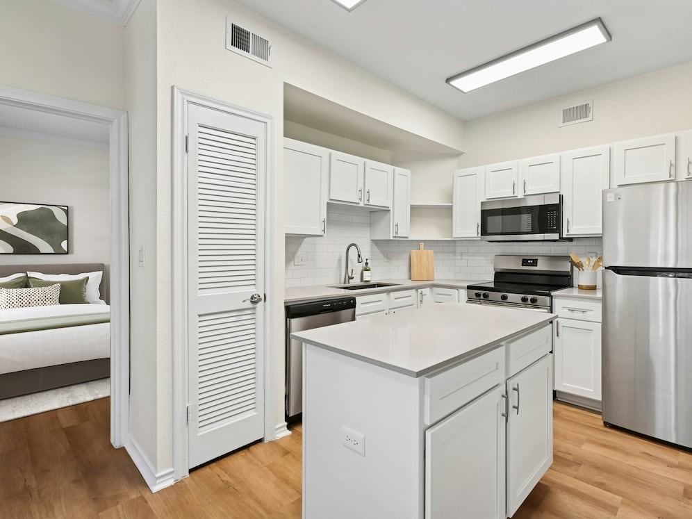 Eaves North Dallas - Photo 2 of 37