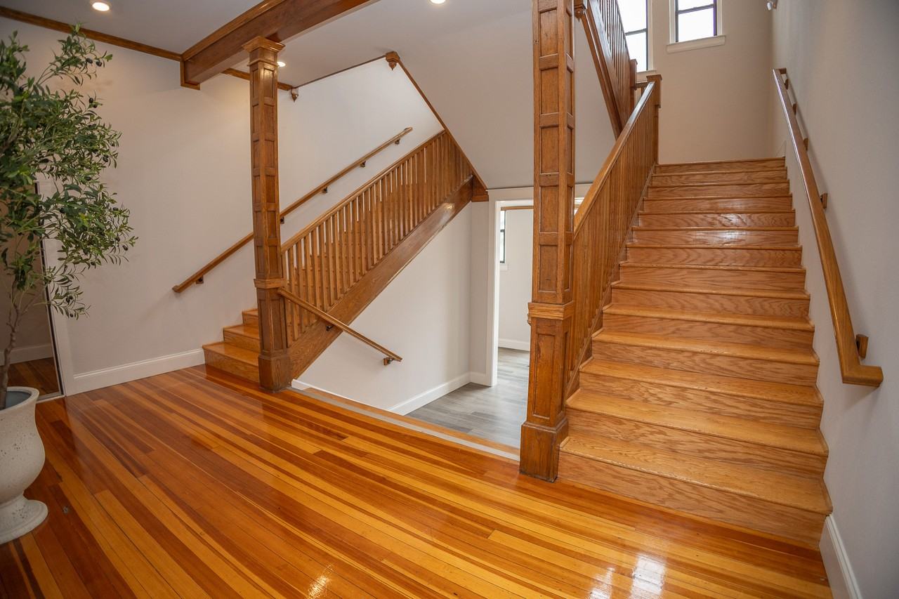 230 West Dunklin (Carpenters' Building) - Photo 3 of 18