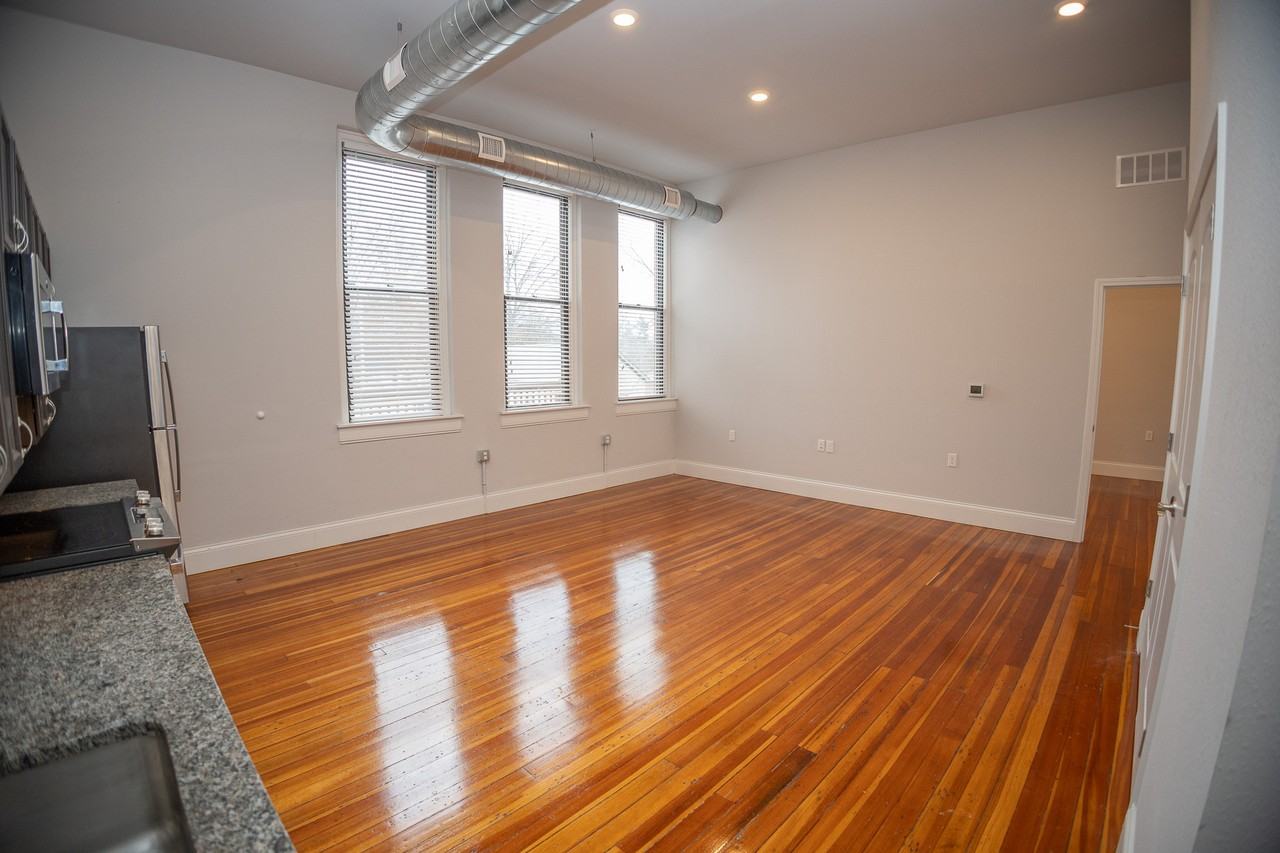 230 West Dunklin (Carpenters' Building) - Photo 5 of 18