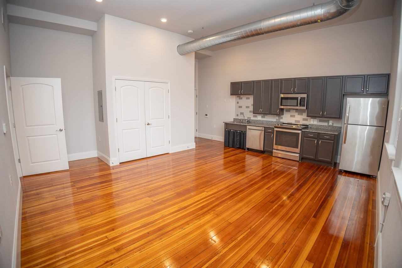 230 West Dunklin (Carpenters' Building) - Photo 6 of 18