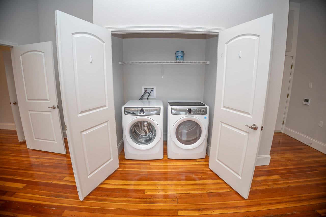 230 West Dunklin (Carpenters' Building) - Photo 7 of 18