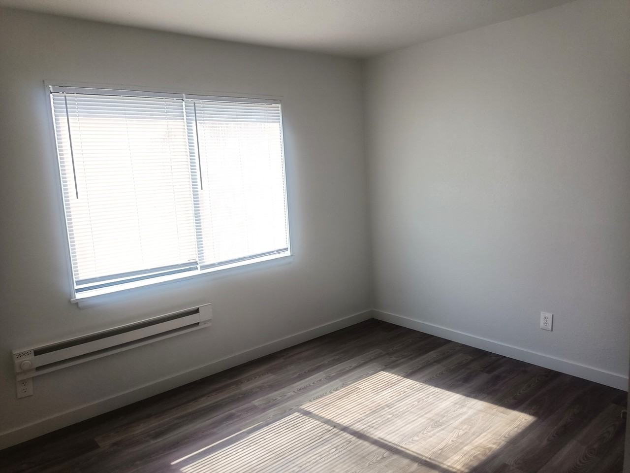 ID - 1335 S 5th Ave - LB - Photo 6 of 11