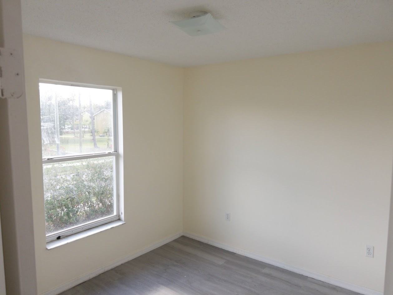 271 Hart Lane - Photo 5 of 10