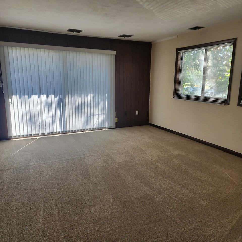 710 Lewis Street - Photo 4 of 32