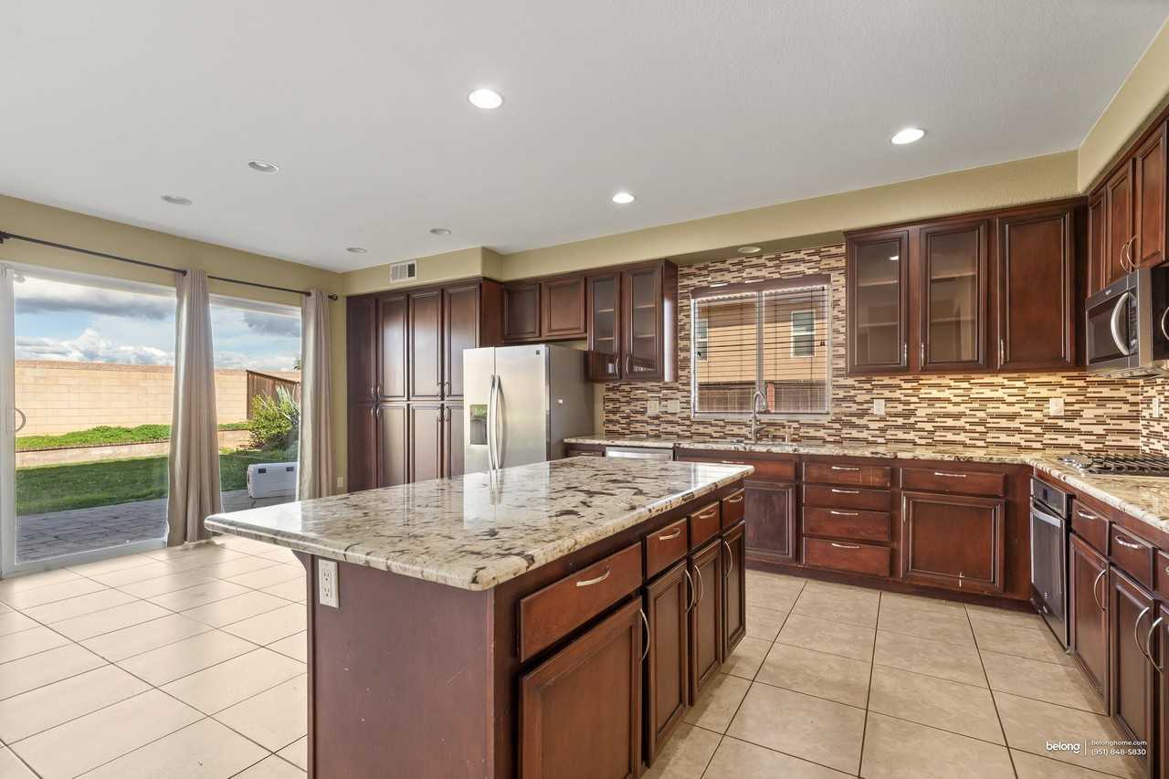 28560 Sunridge Ct - Photo 7 of 23