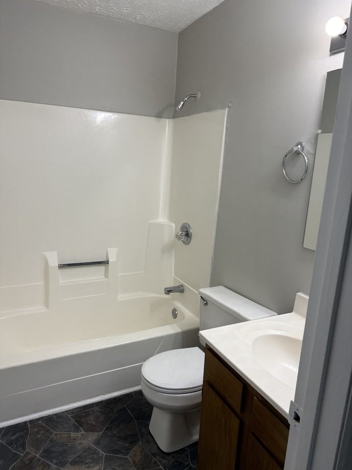 423 Gibson Lane - Photo 4 of 6