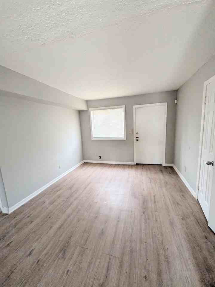 4855 College Street - Photo 3 of 6