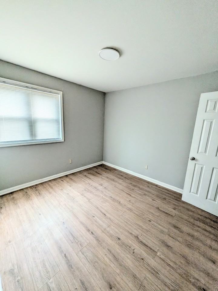 4855 College Street - Photo 5 of 6