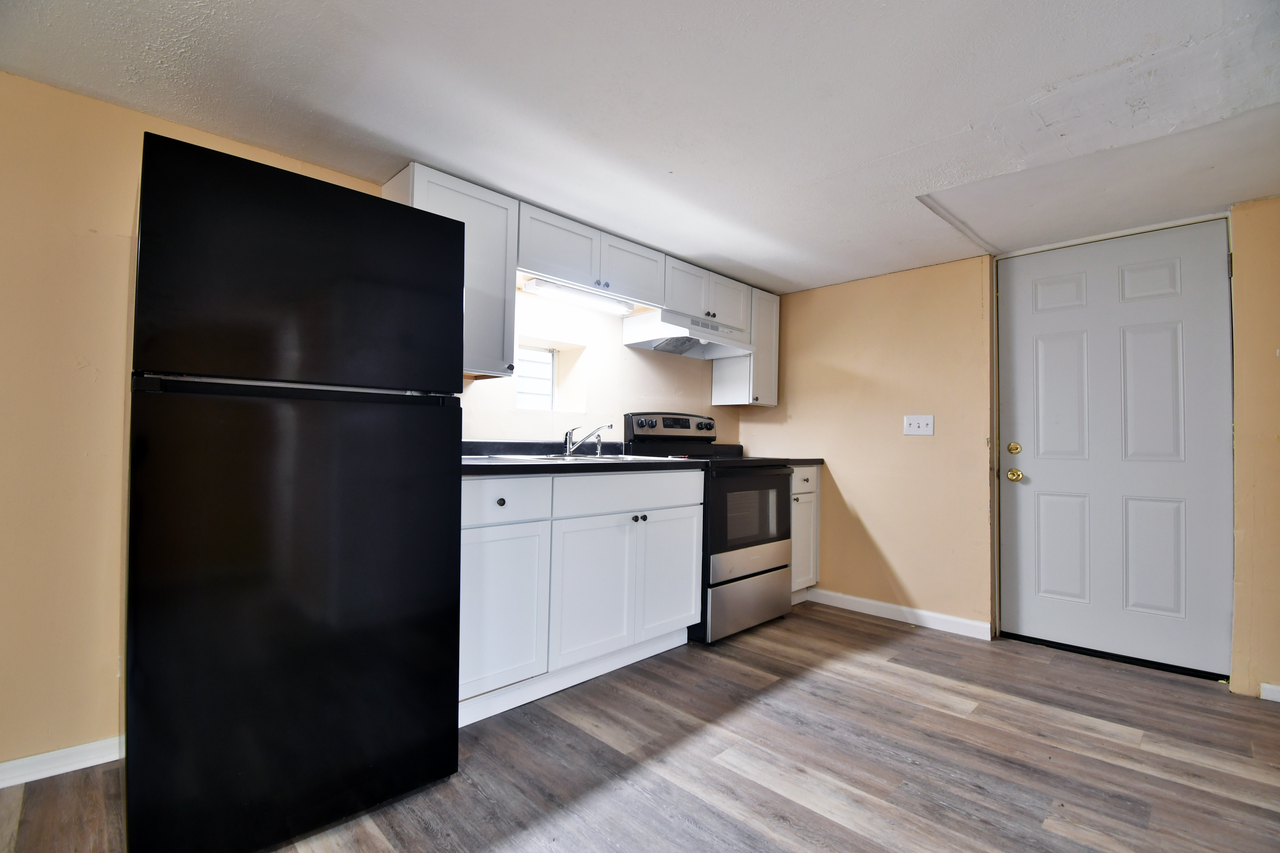 1316 5th Ave - Photo 3 of 13