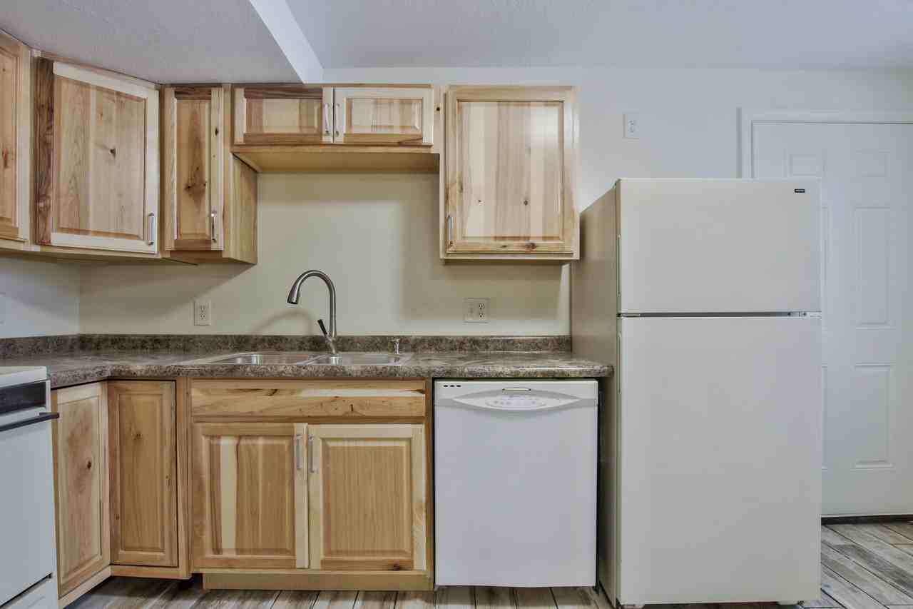 724 Laramie - Photo 2 of 9