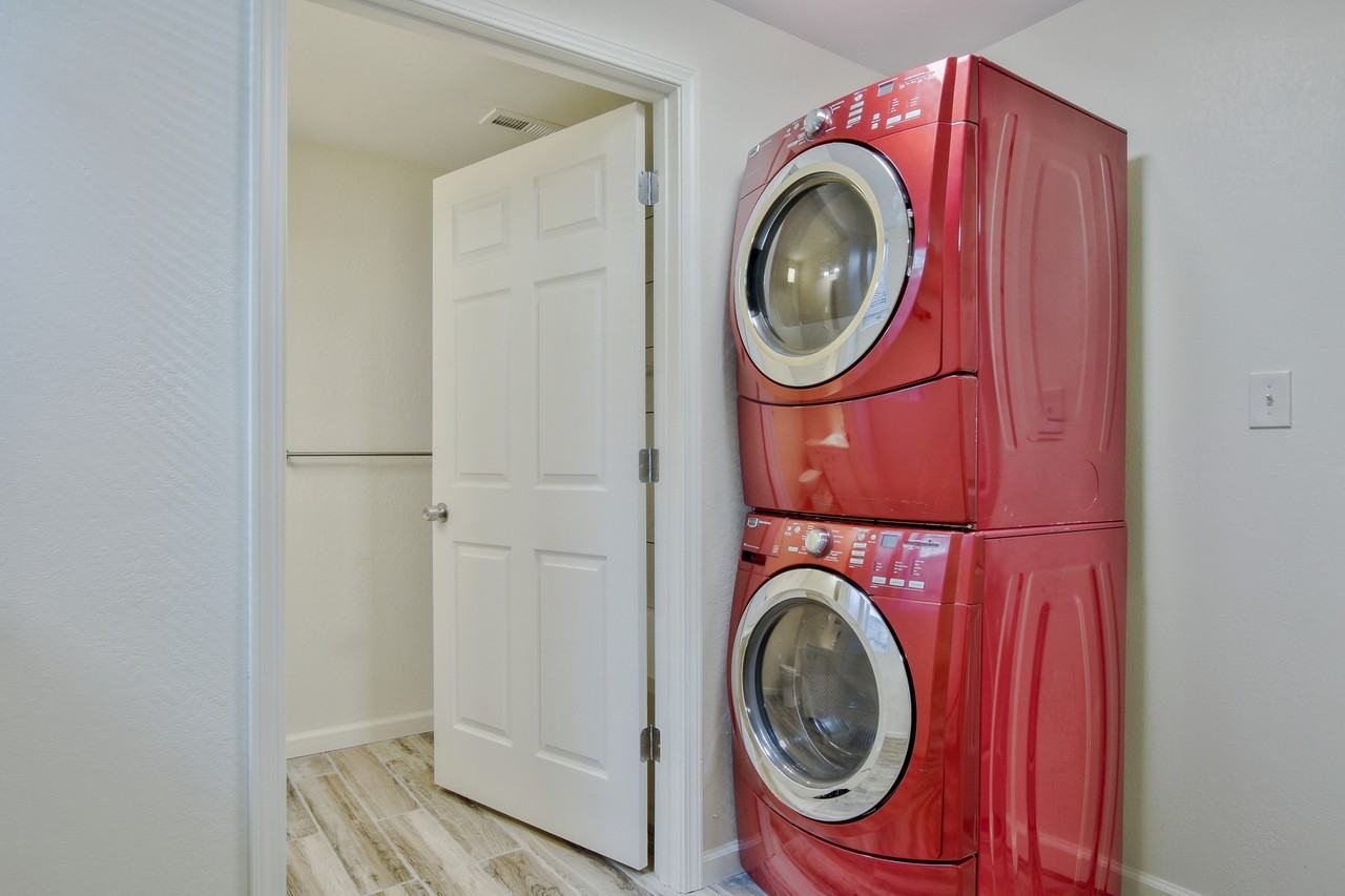 724 Laramie - Photo 6 of 9