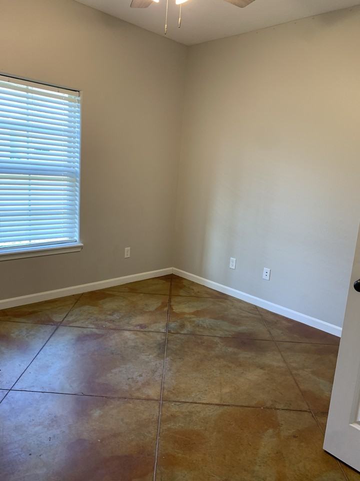 1601 McKinley Street - Photo 4 of 12