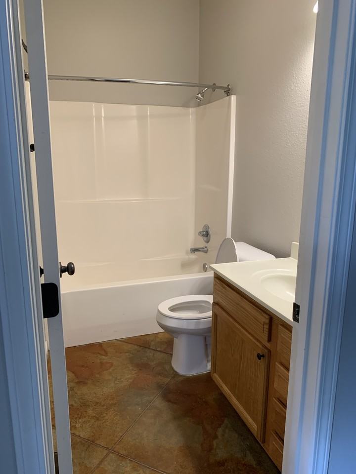 1601 McKinley Street - Photo 5 of 12