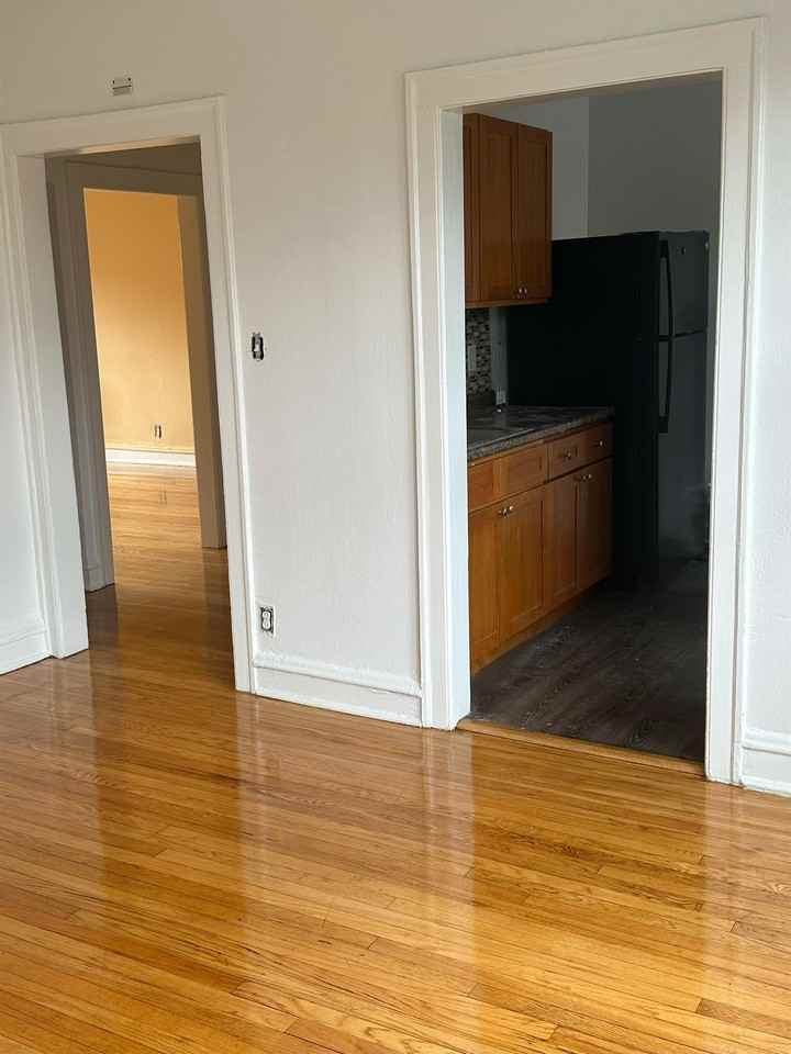 68 Crandon Apartments - Photo 7 of 15