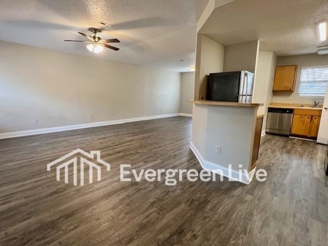 105 Pembroke Ct - Photo 5 of 18