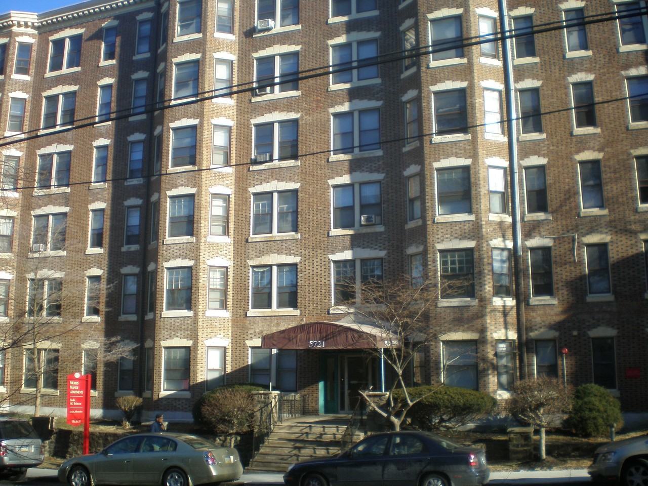 Morris Manor - Photo 3 of 8