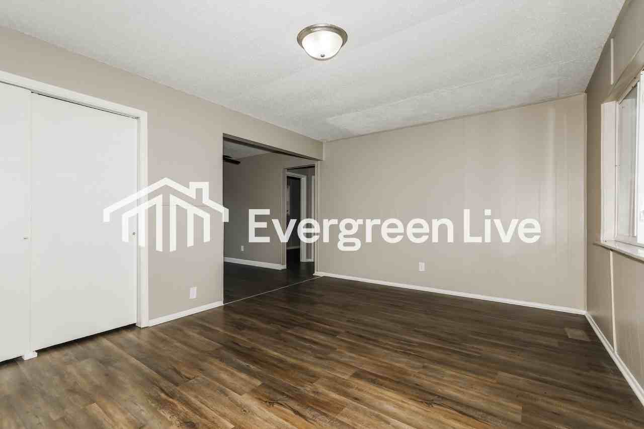 4909 Hyperion Ct - Photo 3 of 15
