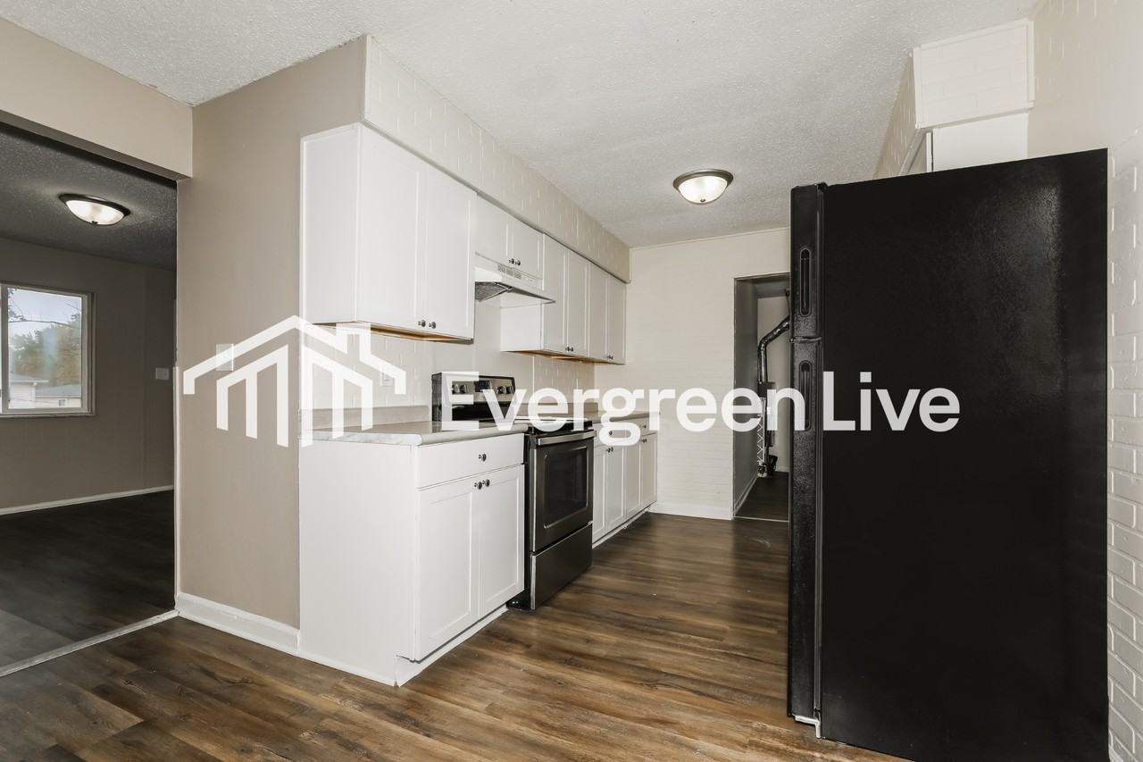 4909 Hyperion Ct - Photo 6 of 15