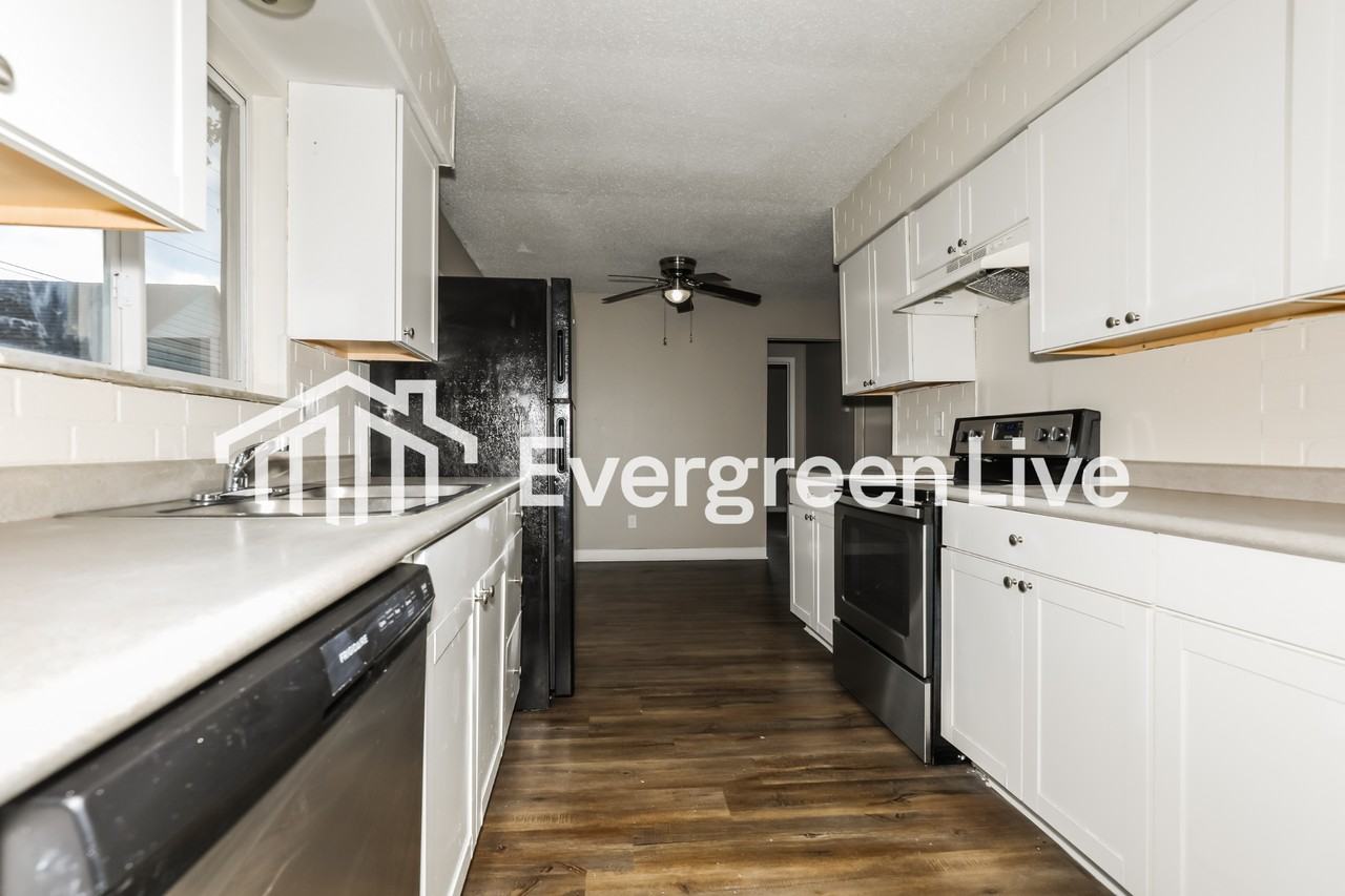 4909 Hyperion Ct - Photo 7 of 15