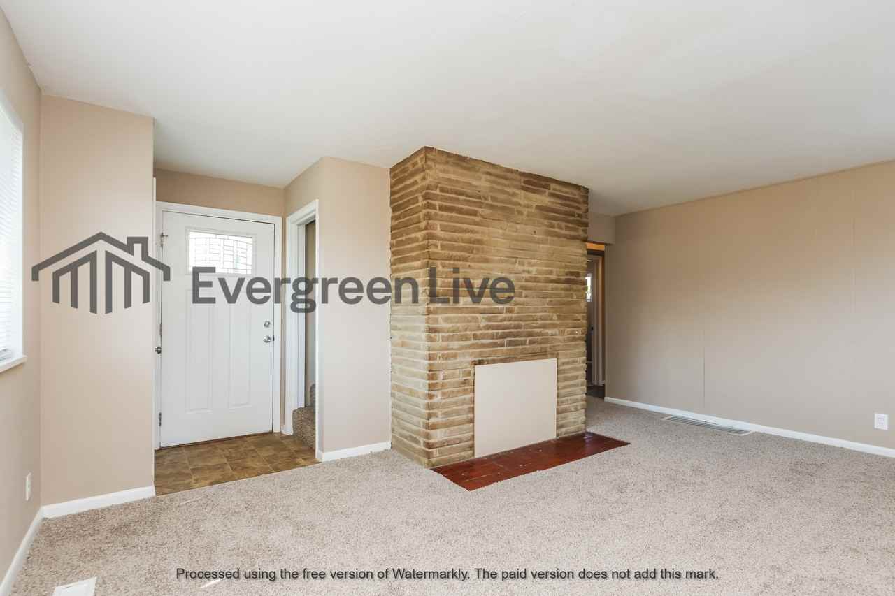 125 Swallow Dr - Photo 2 of 14