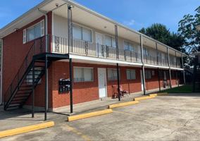 featured image of 707 N Robertson St