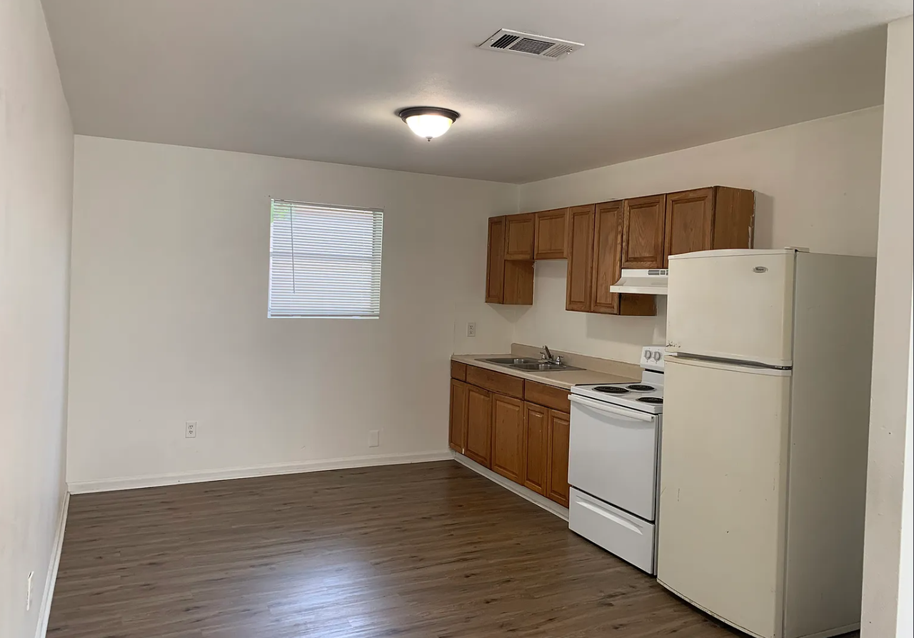 707 North Robertson Street - Photo 2 of 6