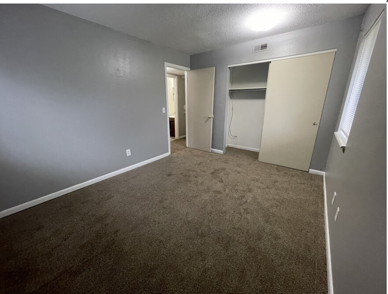 700 South Dewitt Drive - Photo 3 of 20