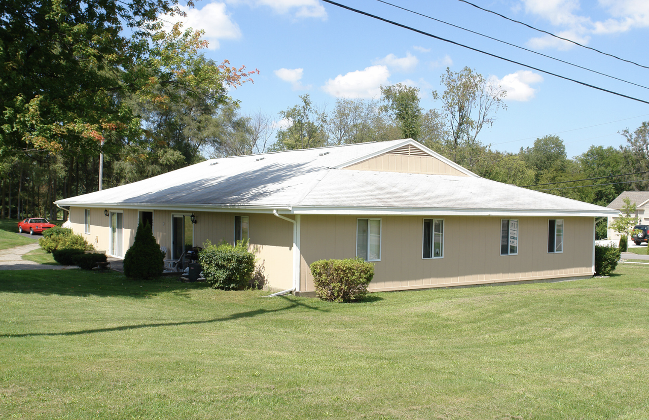 700 South Dewitt Drive - Photo 5 of 20