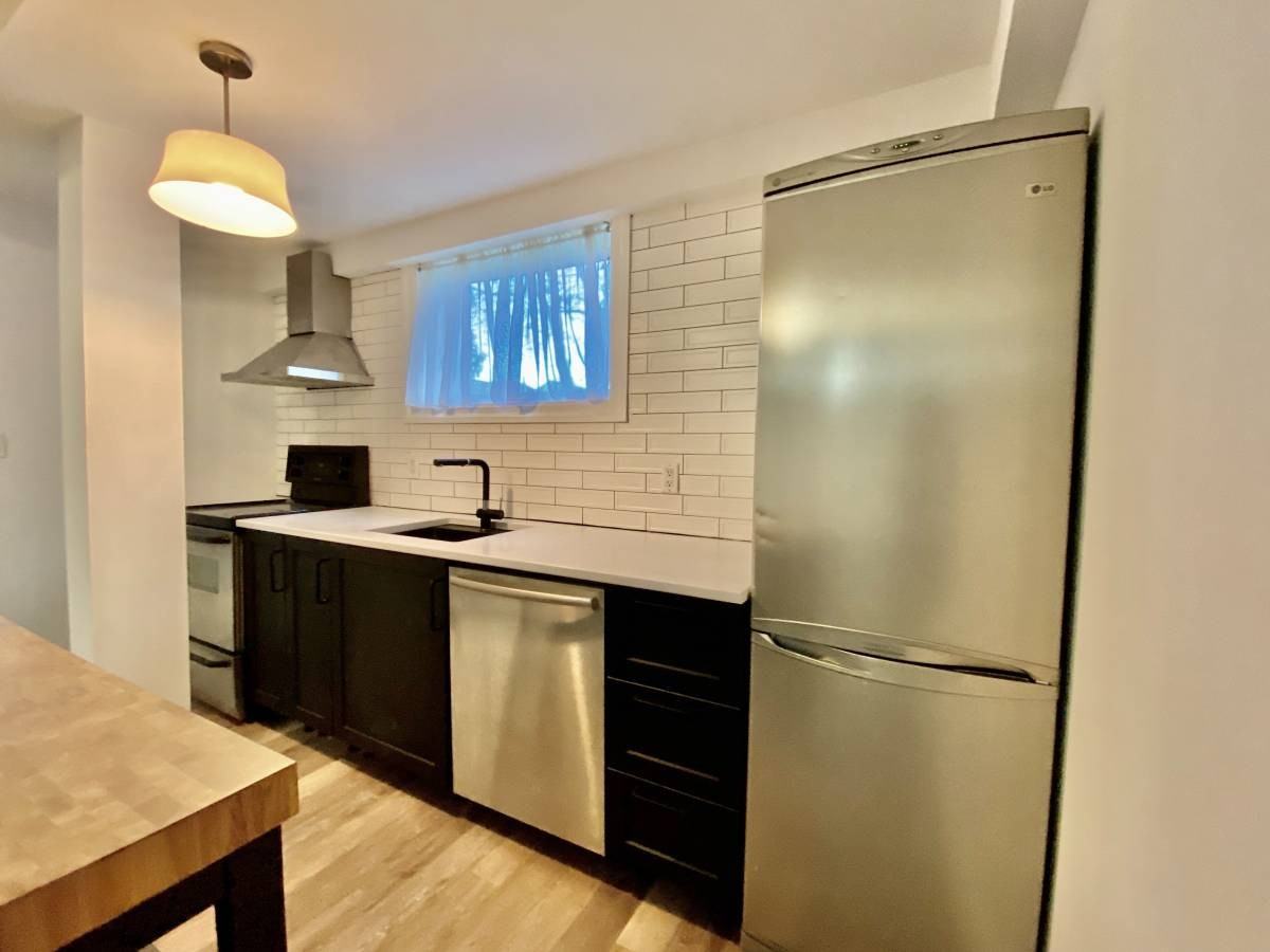 58 Maple Ave S #1 - Photo 4 of 21