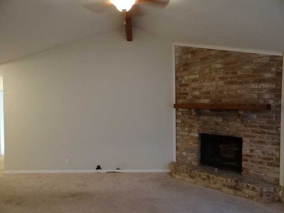 1695 Shirley Cir - Photo 3 of 11