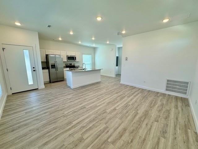 661 St Charles Pl - Photo 4 of 18