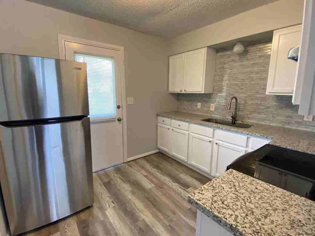 Brazoria - Photo 3 of 10