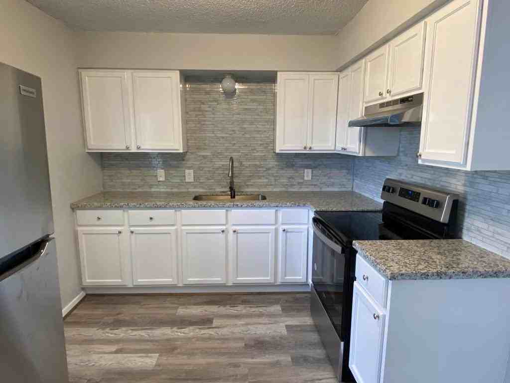 Brazoria - Photo 6 of 10