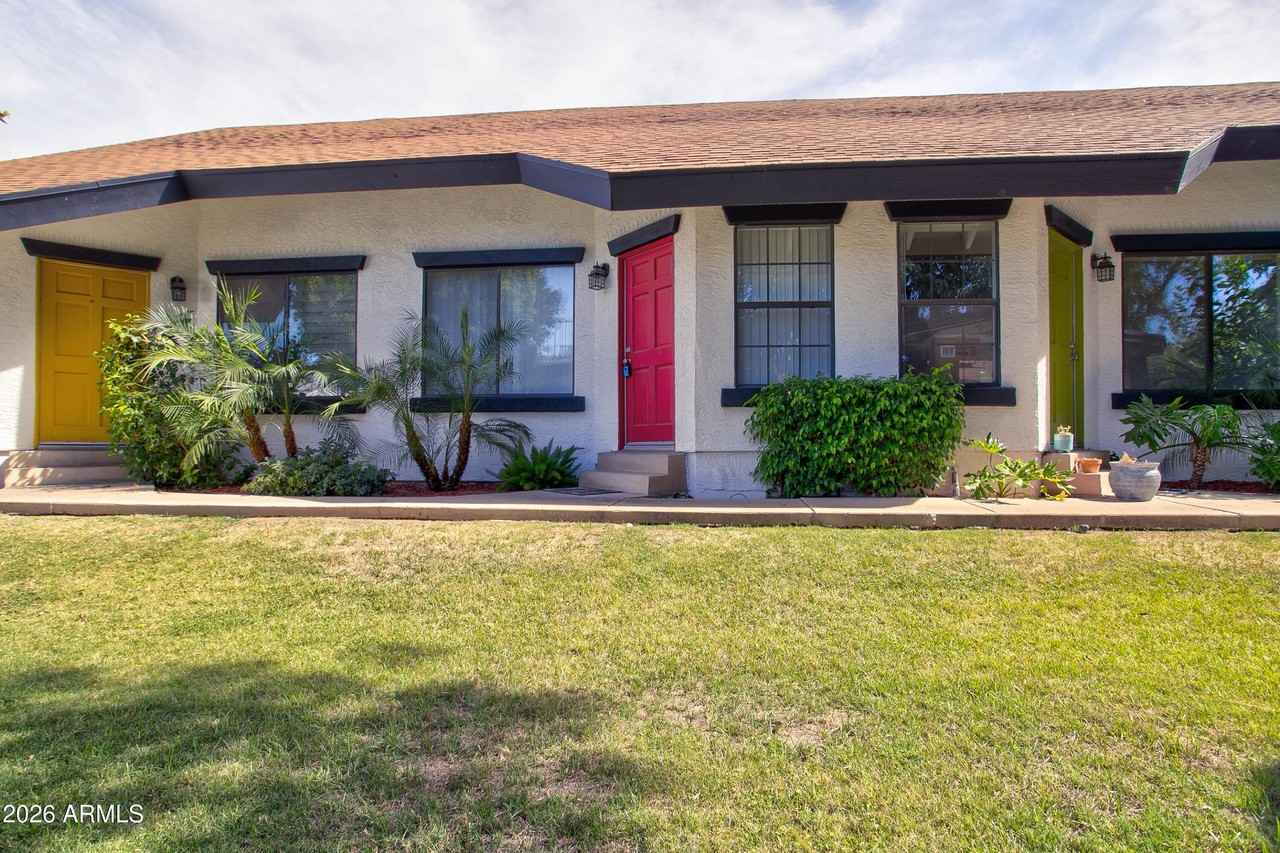 2215 W Augusta Ave Apt 102 #102 - Photo 5 of 39