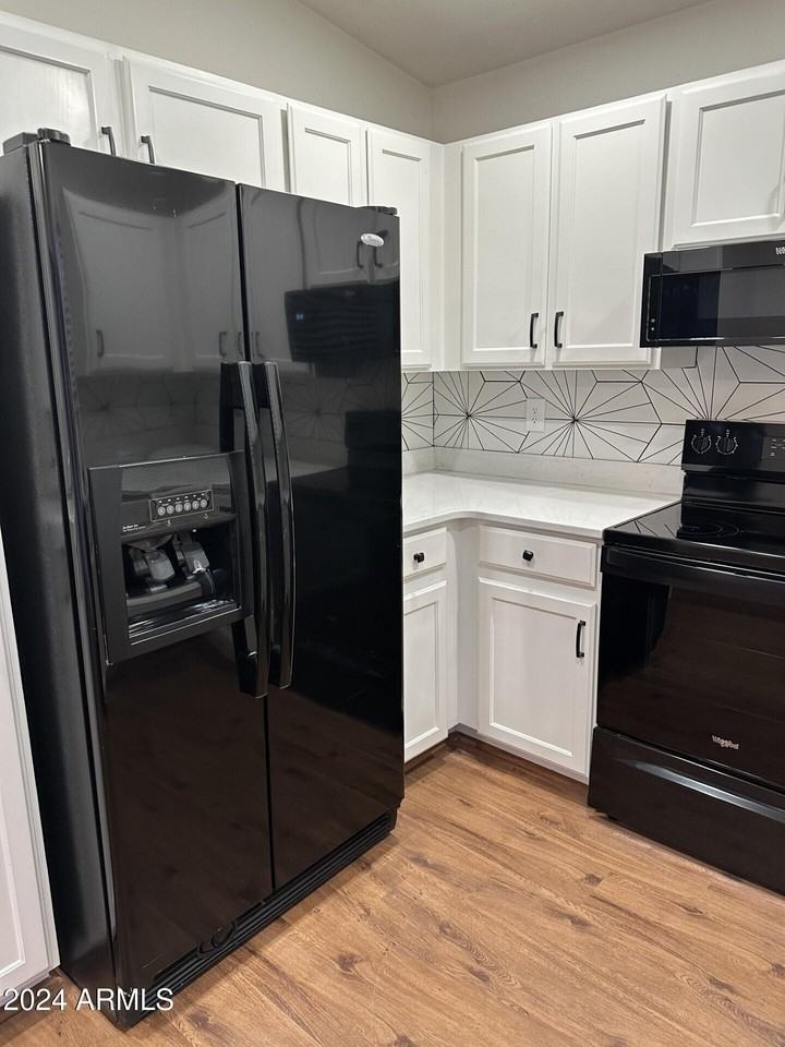 18811 N 44th Pl - Photo 6 of 10