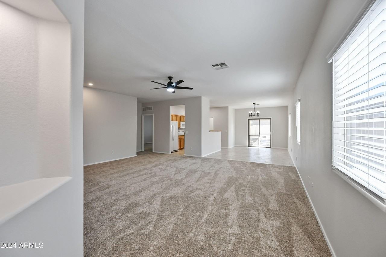 1949 E Saddle Dr - Photo 5 of 29