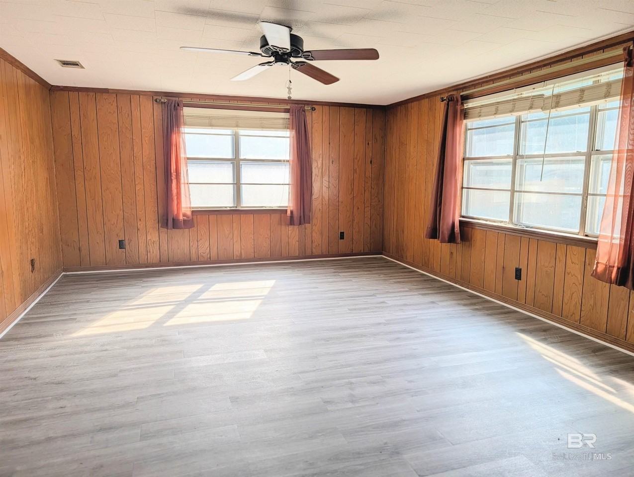 30900 Driftwood Ln - Photo 5 of 11