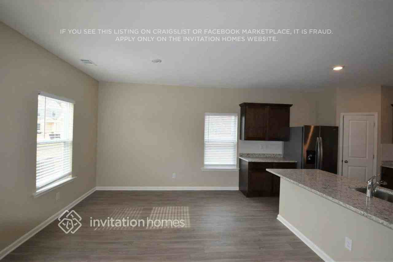 161 Oliver Dr - Photo 4 of 13