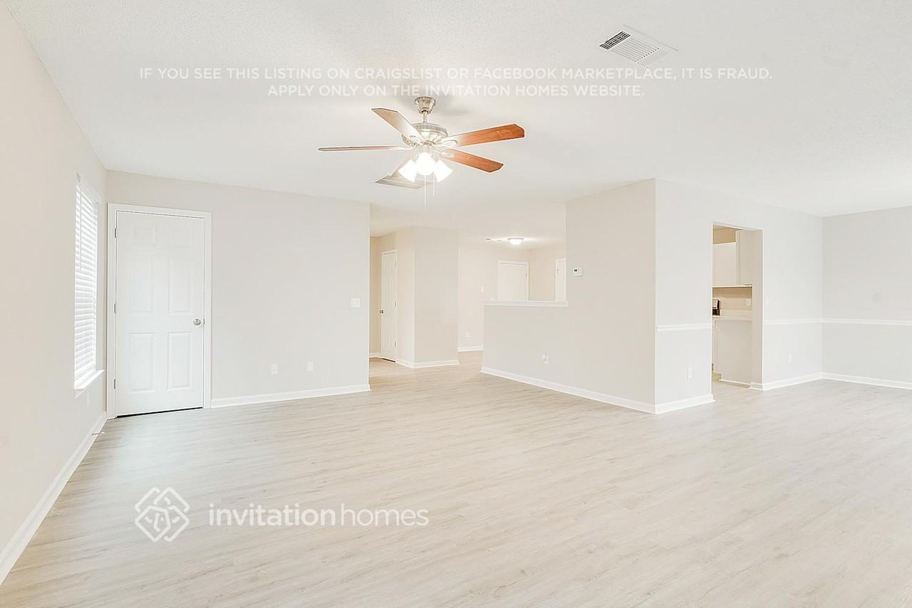 4005 Shaded Oasis Ln - Photo 3 of 21