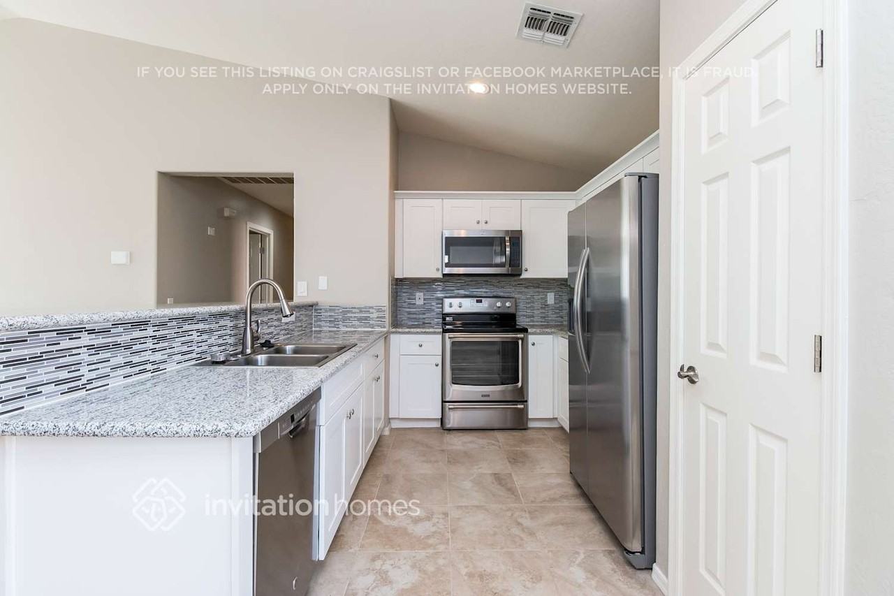 2260 W Hayden Peak Dr - Photo 5 of 16