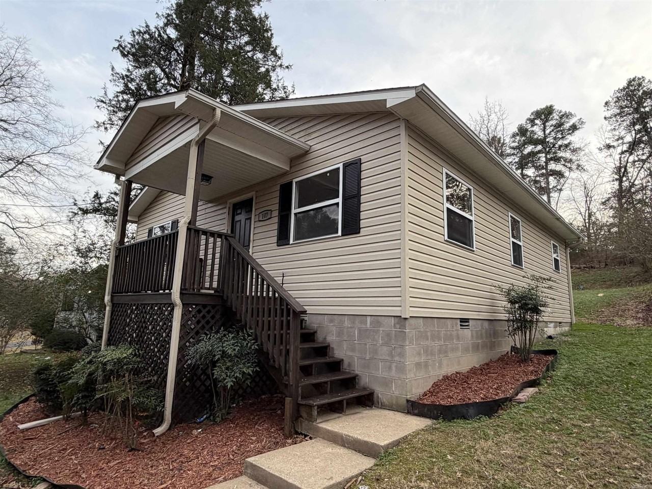 107 Juniper Pl - Photo 3 of 22