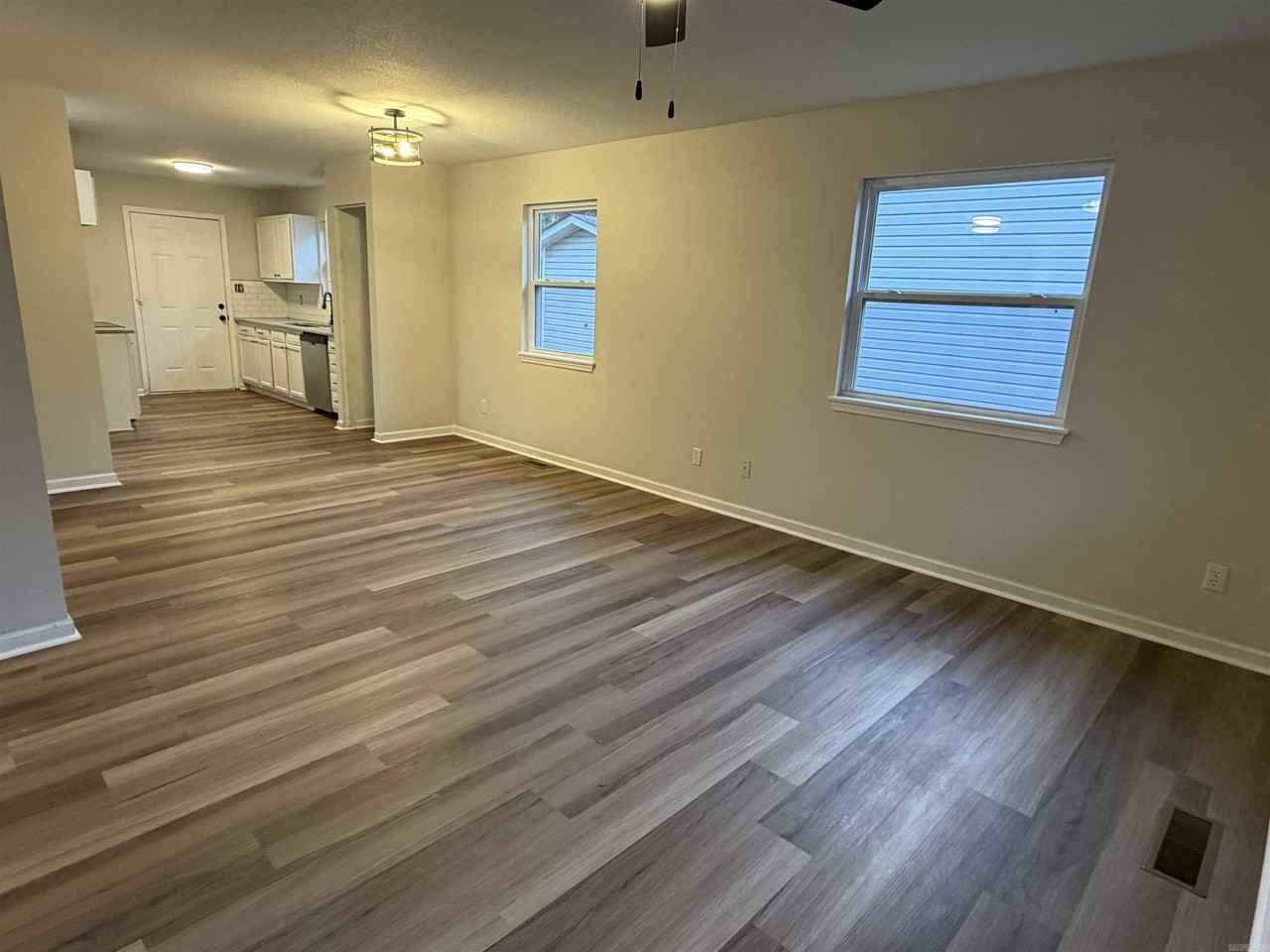 107 Juniper Pl - Photo 4 of 22