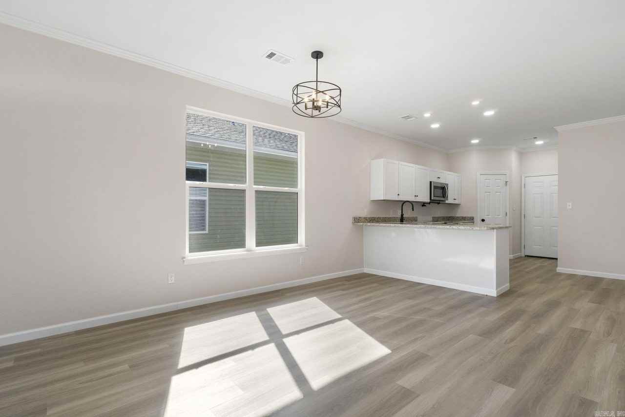 3401 W 17th St - Photo 6 of 48