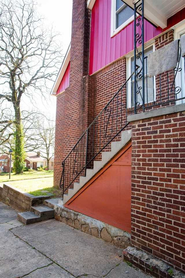 1429 Skyline Dr - Photo 2 of 50