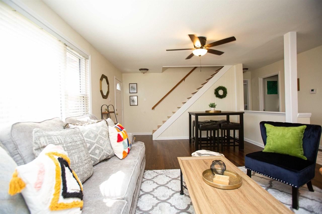 1429 Skyline Dr - Photo 7 of 50