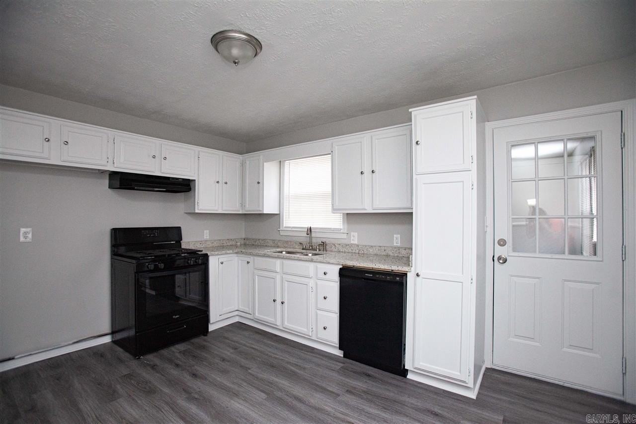 4804 Francis St - Photo 4 of 14