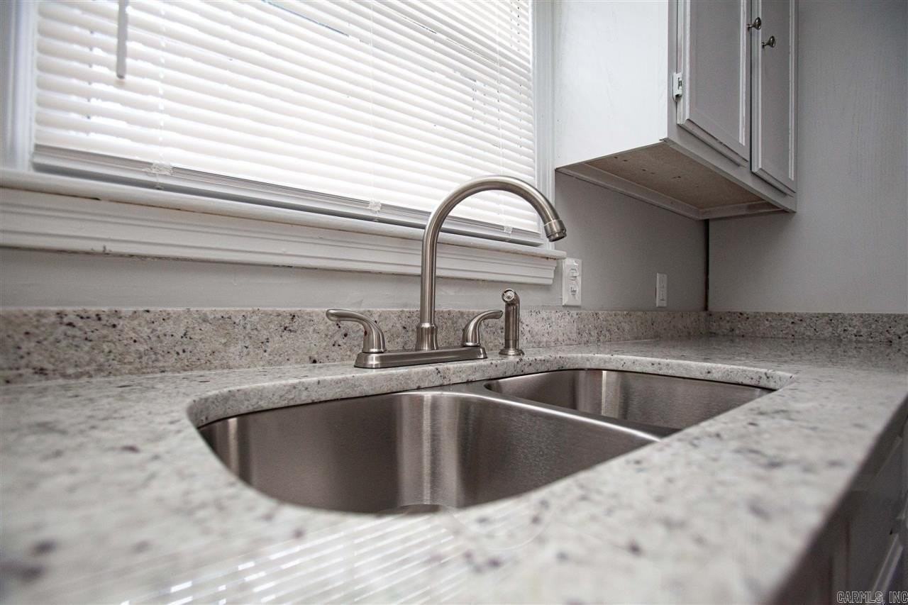 4804 Francis St - Photo 5 of 14