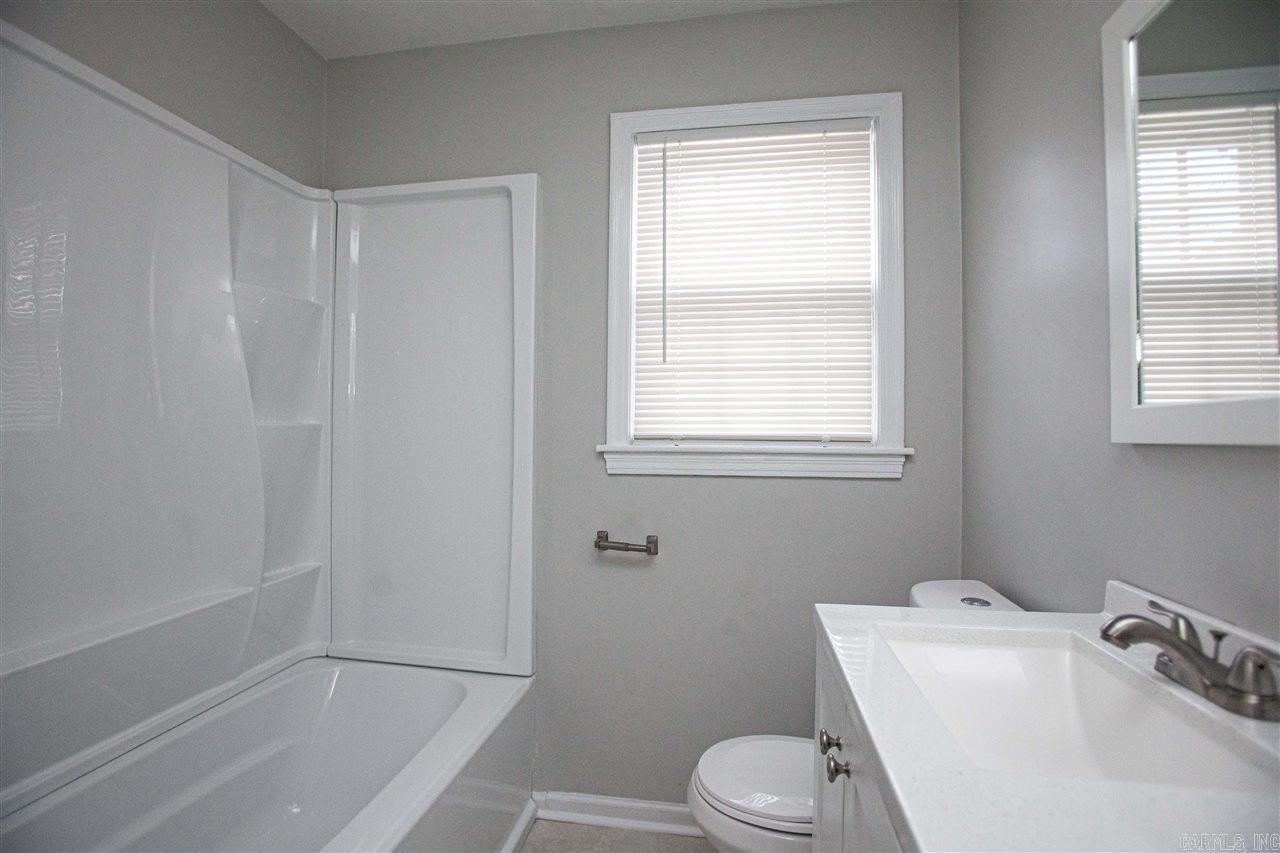 4804 Francis St - Photo 6 of 14