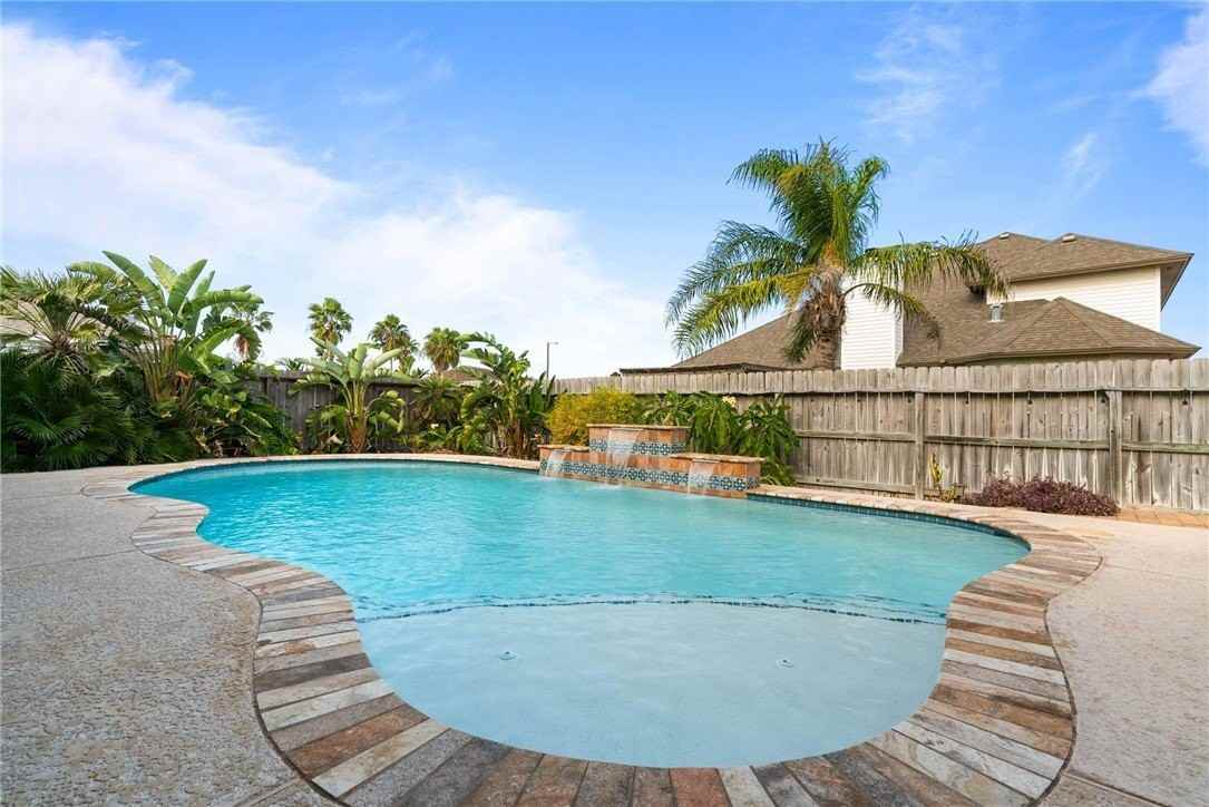 14106 Coquina Bay Ave - Photo 4 of 40